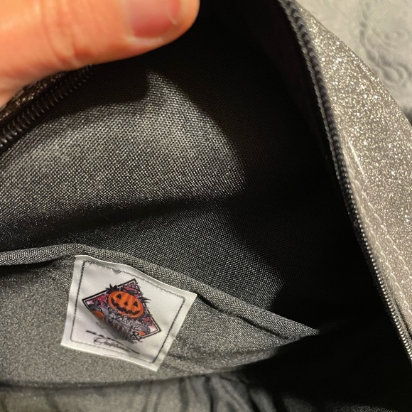 *FOR SALE* LOVE PAIN AND STITCHES HANDCRAFTED OVAL - Picture 2 of 2